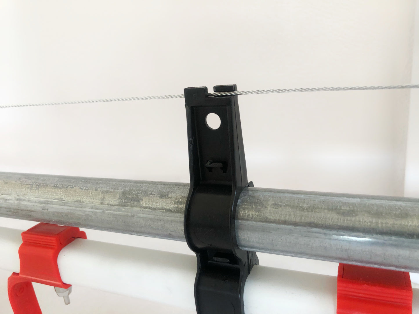Automatisches Tränke System mit Nippeln, Geflügelhaltung, Mobilstall